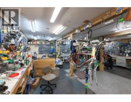 390 Moss St, Victoria, BC V8V4N1 Photo 45