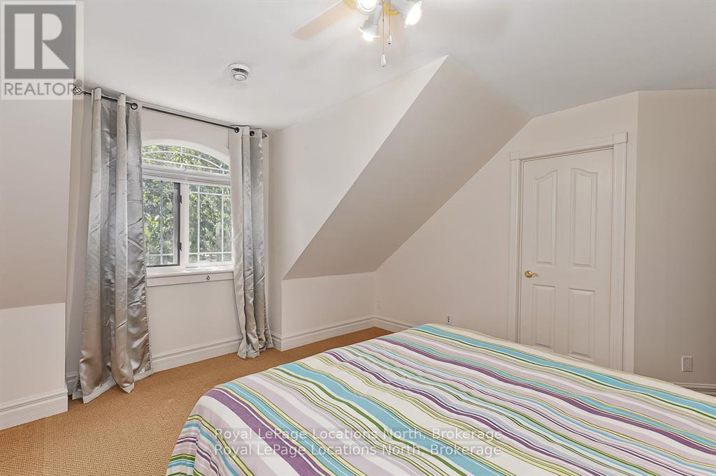 6 ALPINE COURT - 34