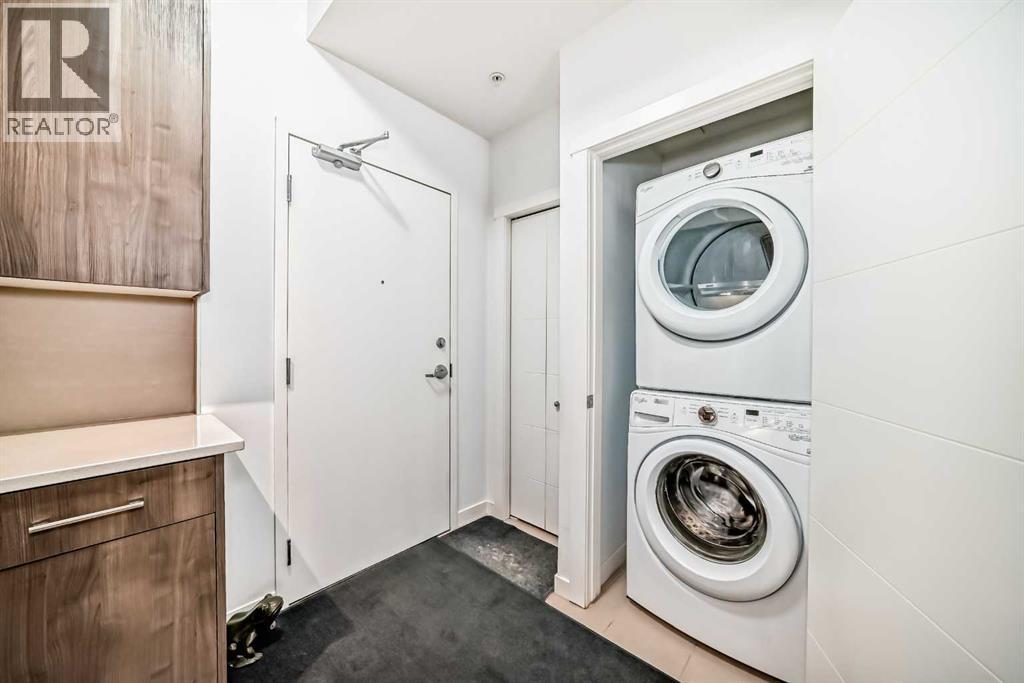 #203 2308 Centre Street NE - 25