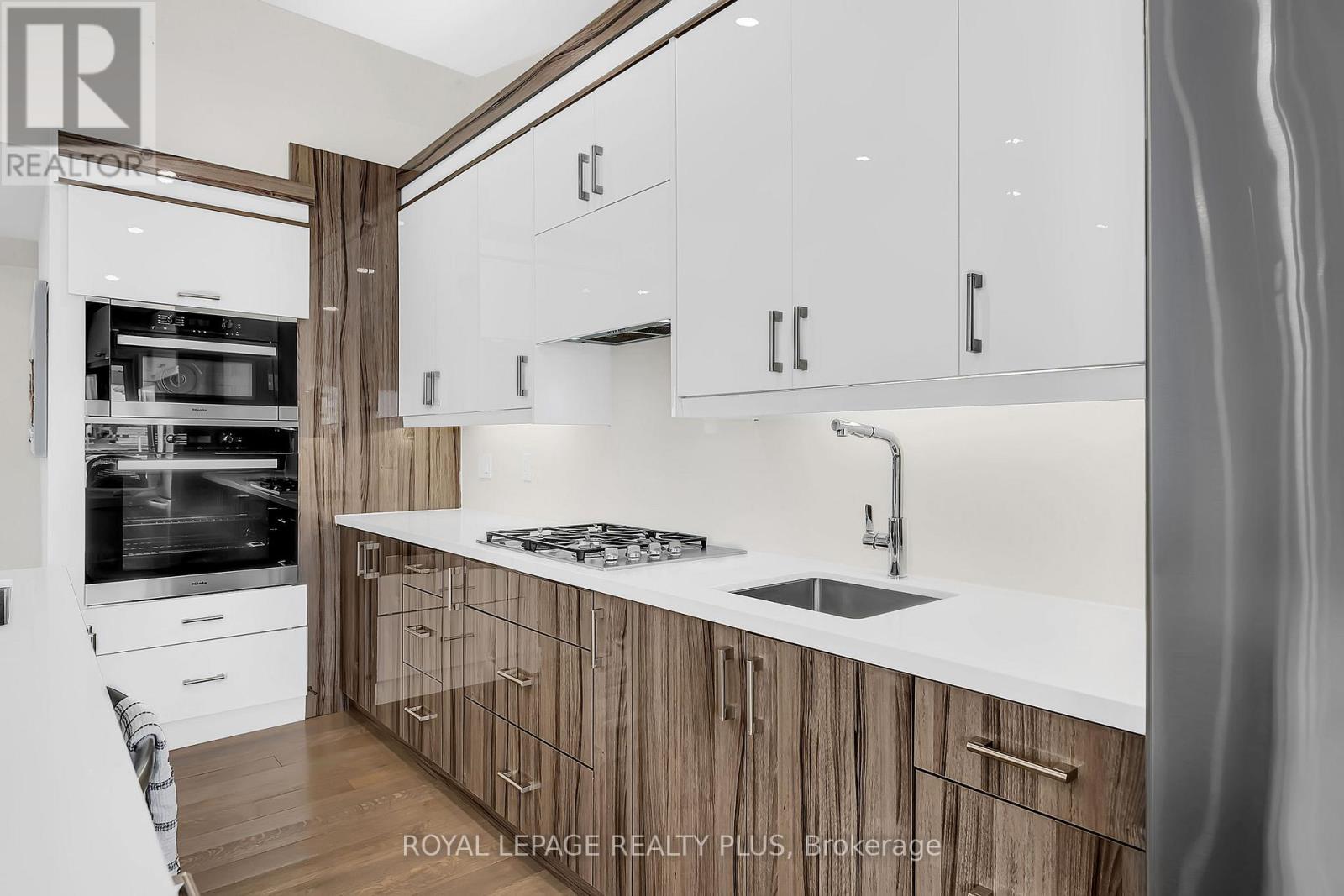 36 DICKINSON AVENUE - 17