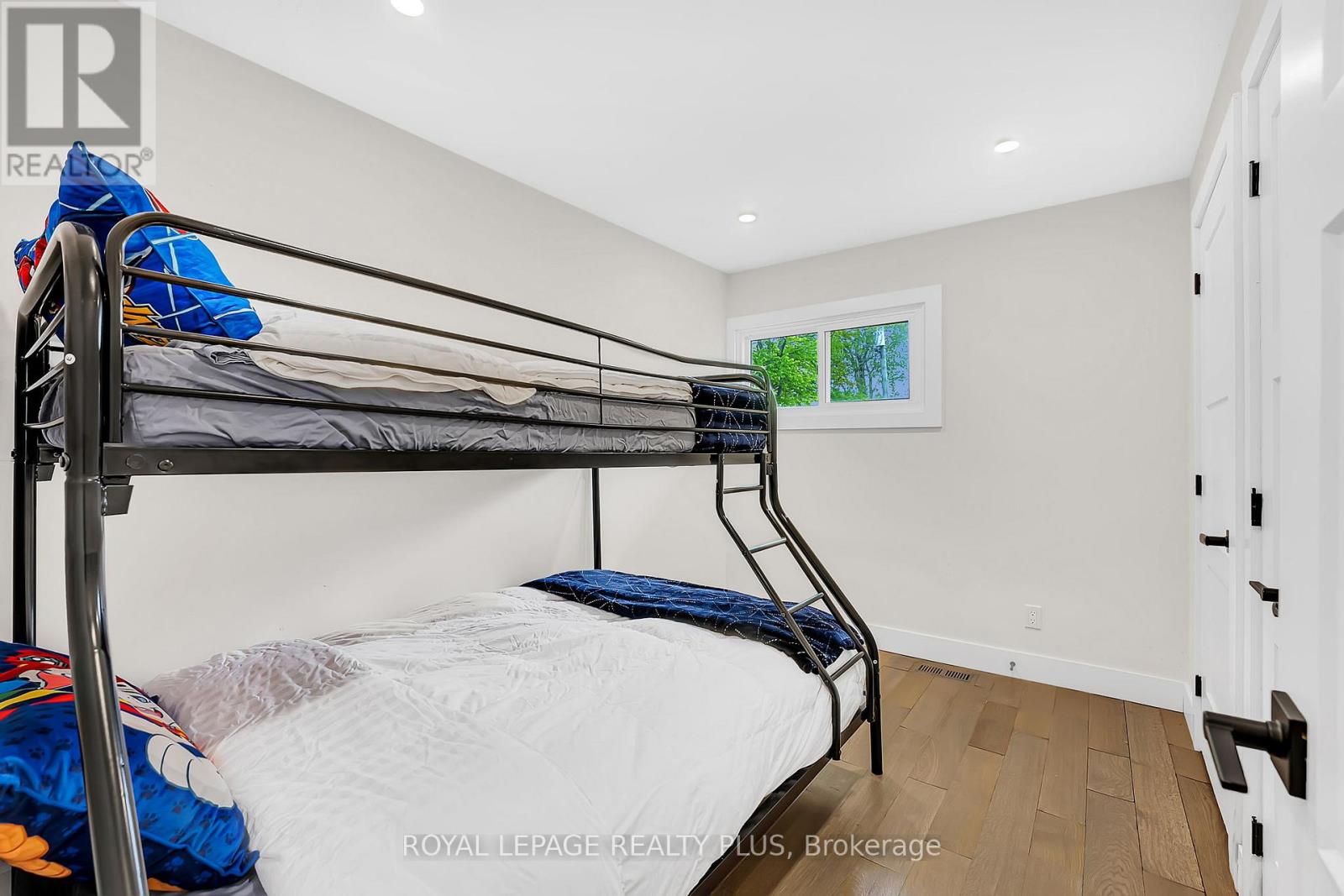 36 DICKINSON AVENUE - 25