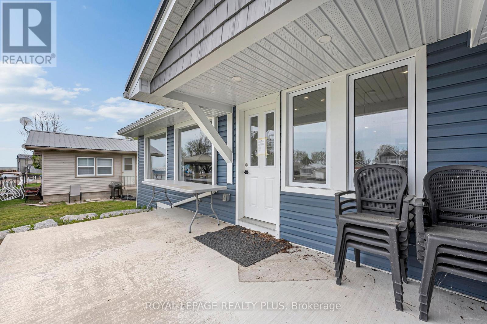 36 DICKINSON AVENUE - 3