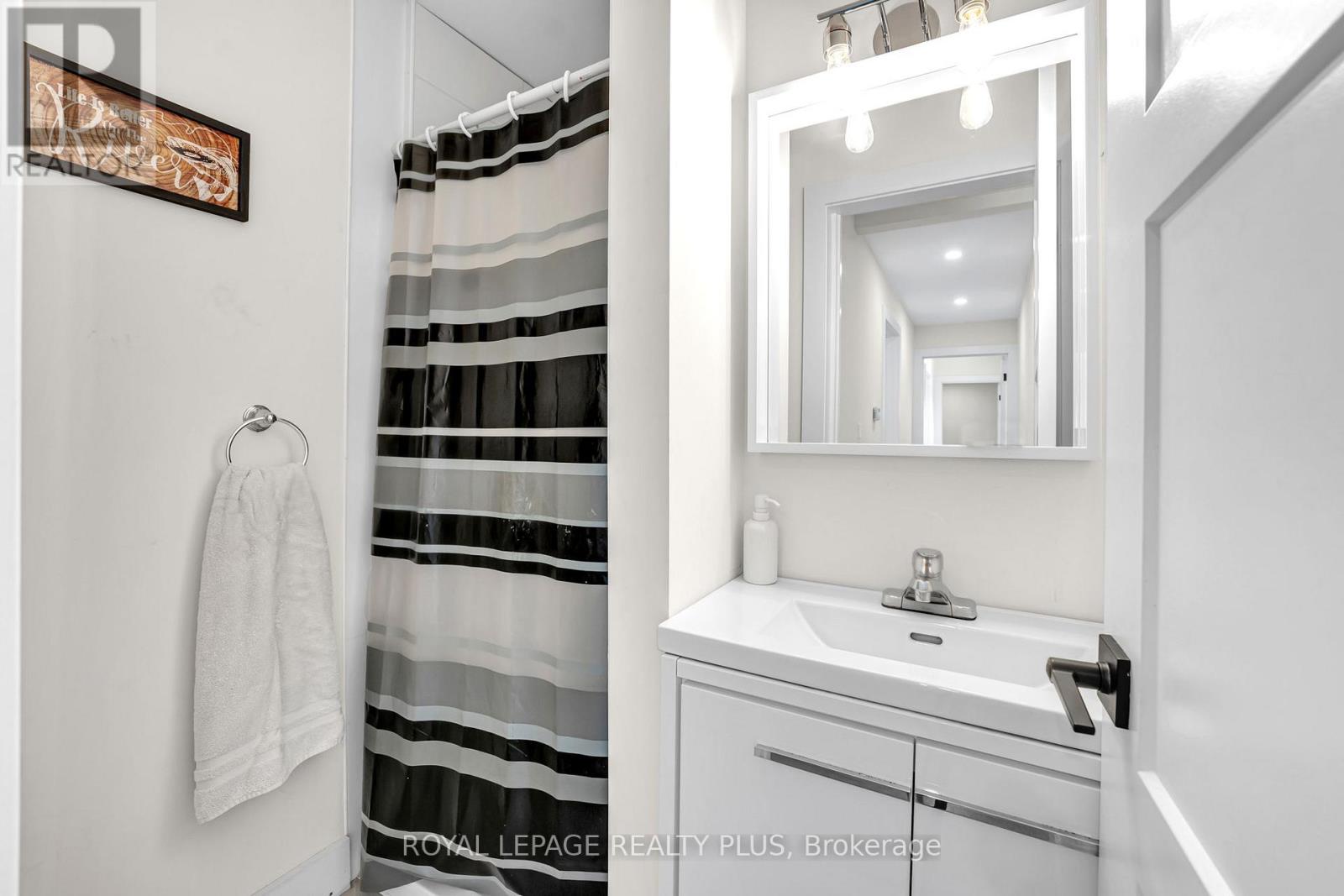36 DICKINSON AVENUE - 31