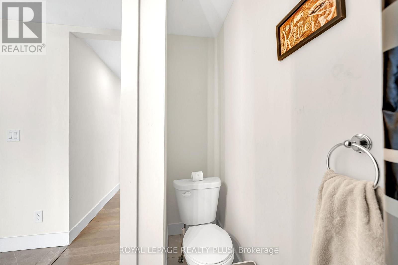 36 DICKINSON AVENUE - 33