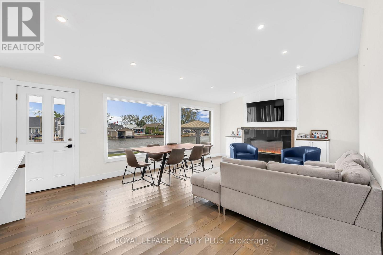 36 DICKINSON AVENUE - 7