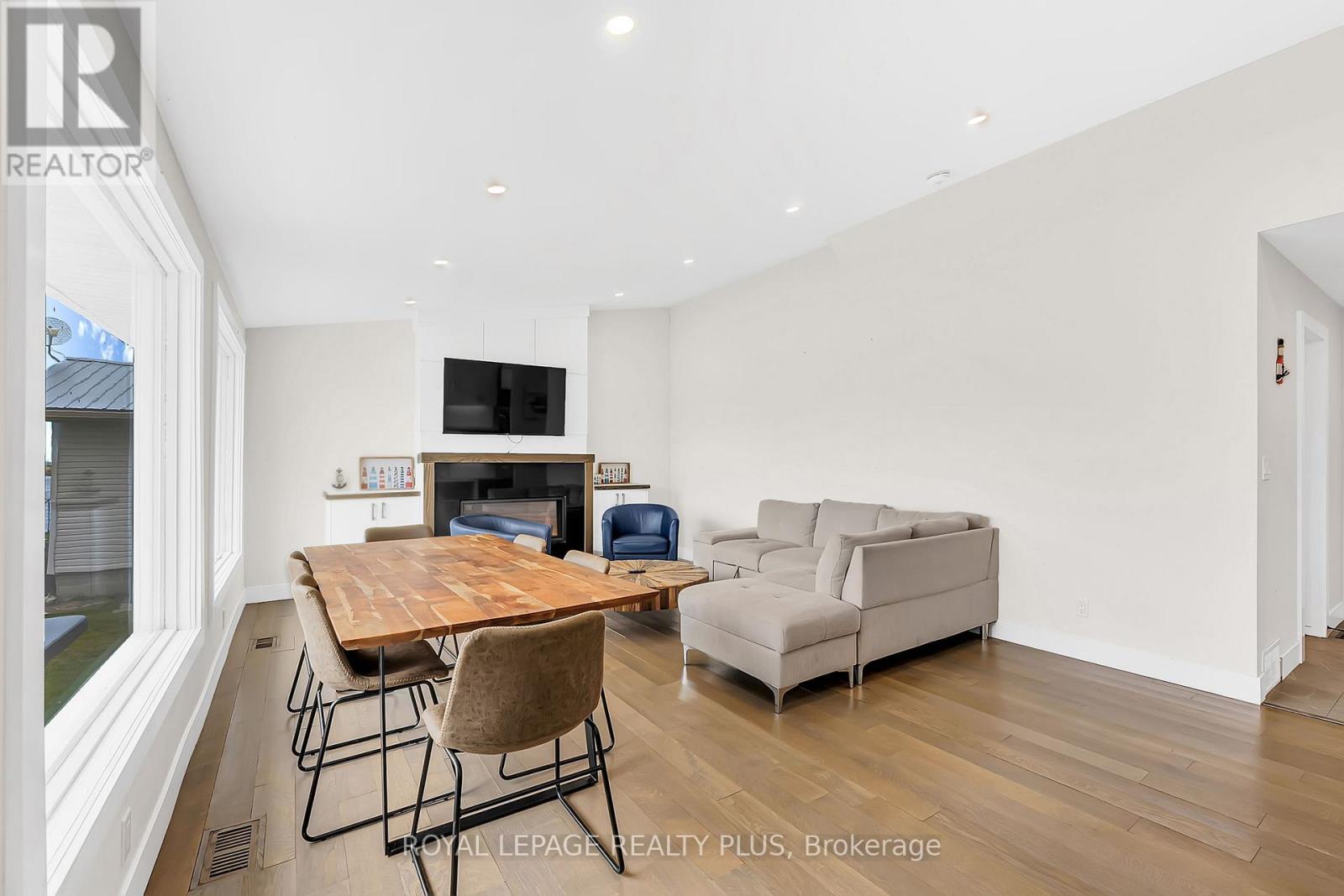 36 DICKINSON AVENUE - 8
