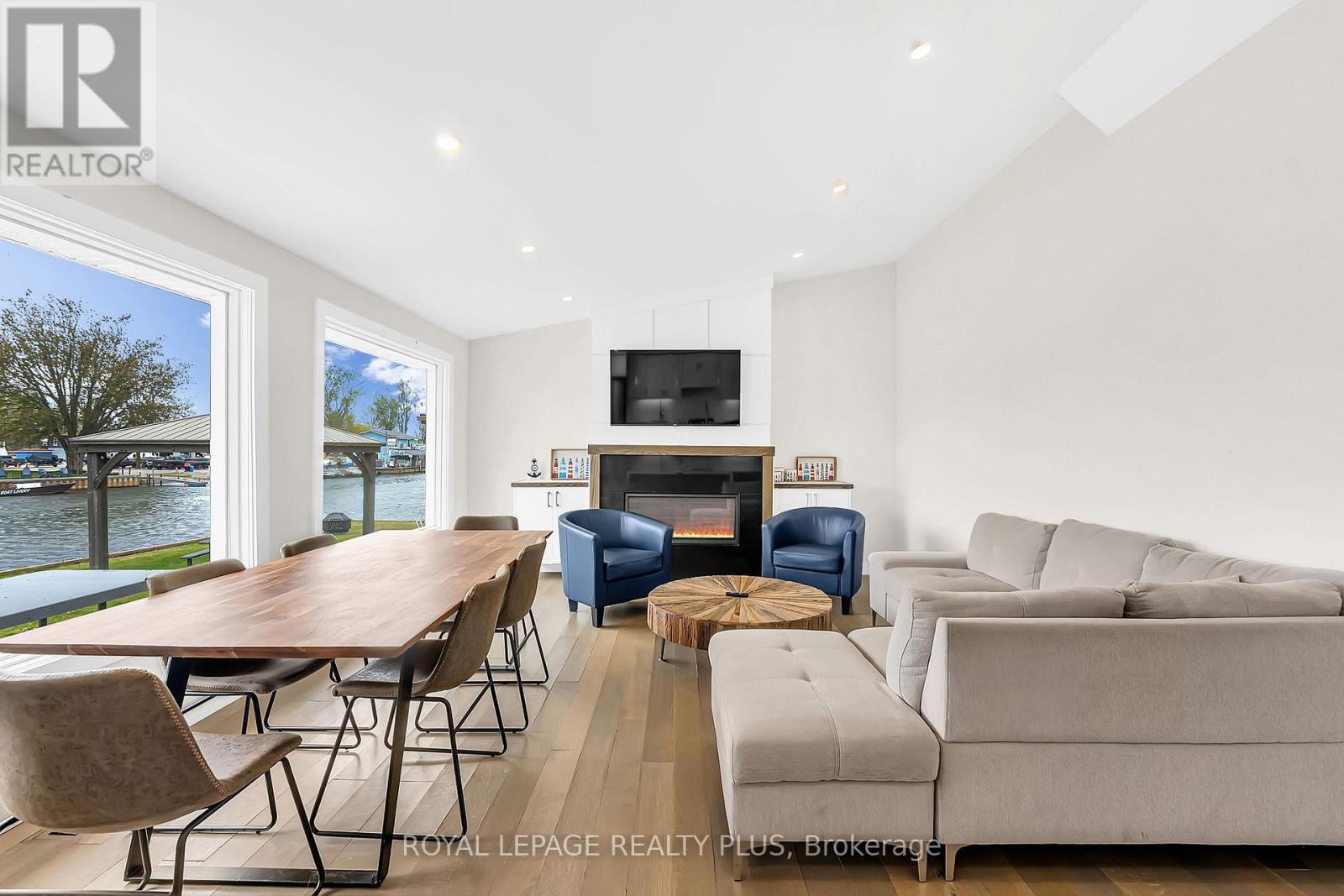36 DICKINSON AVENUE - 9