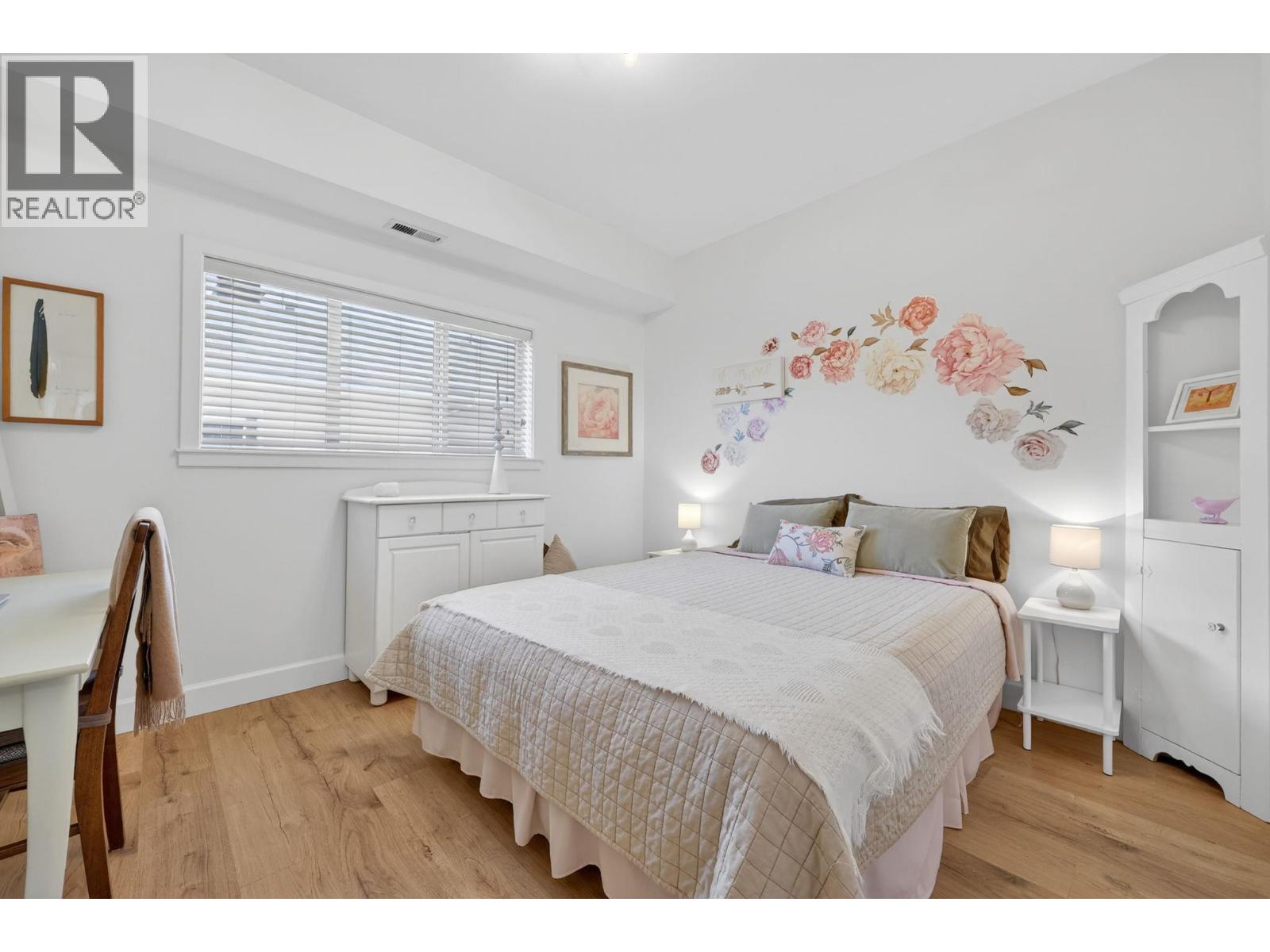 301 3996 Beach Avenue, Peachland
