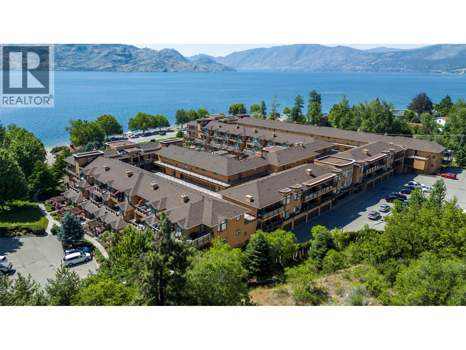 301 3996 Beach Avenue, Peachland