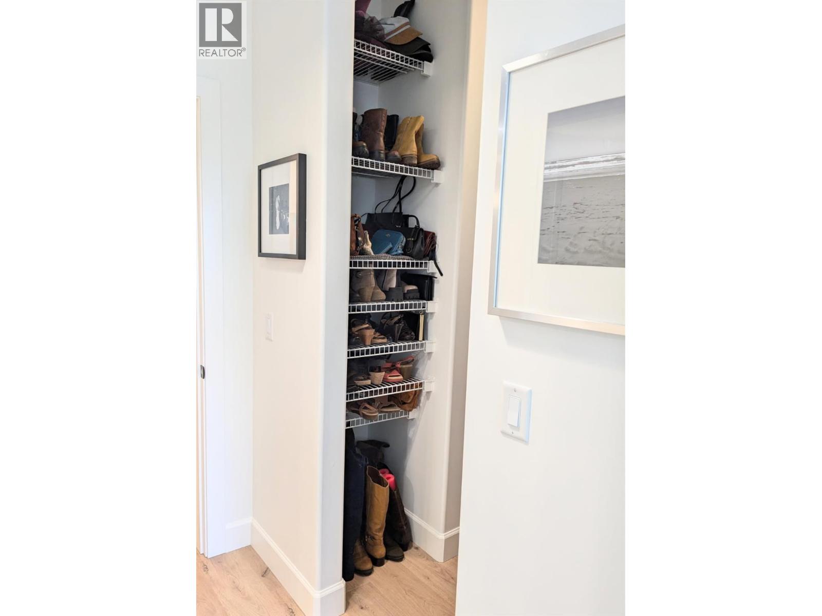 301 3996 Beach Avenue, Peachland