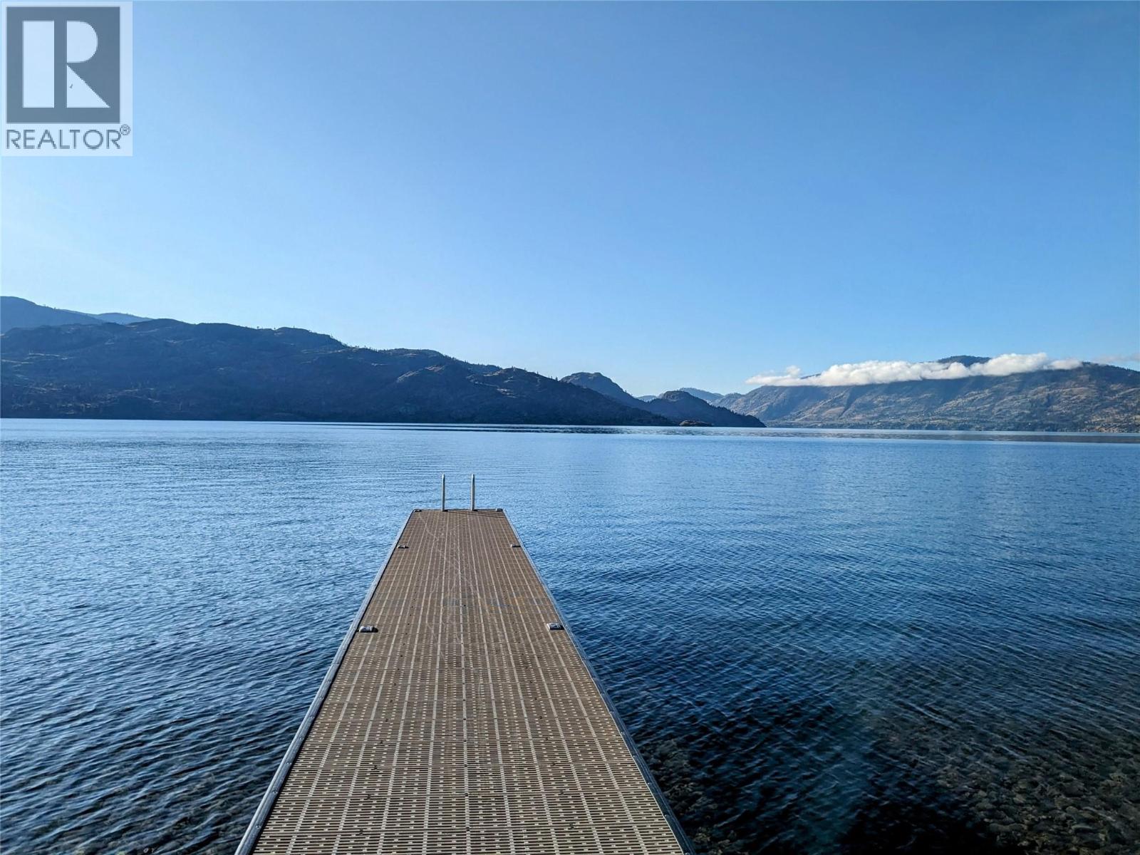 301 3996 Beach Avenue, Peachland