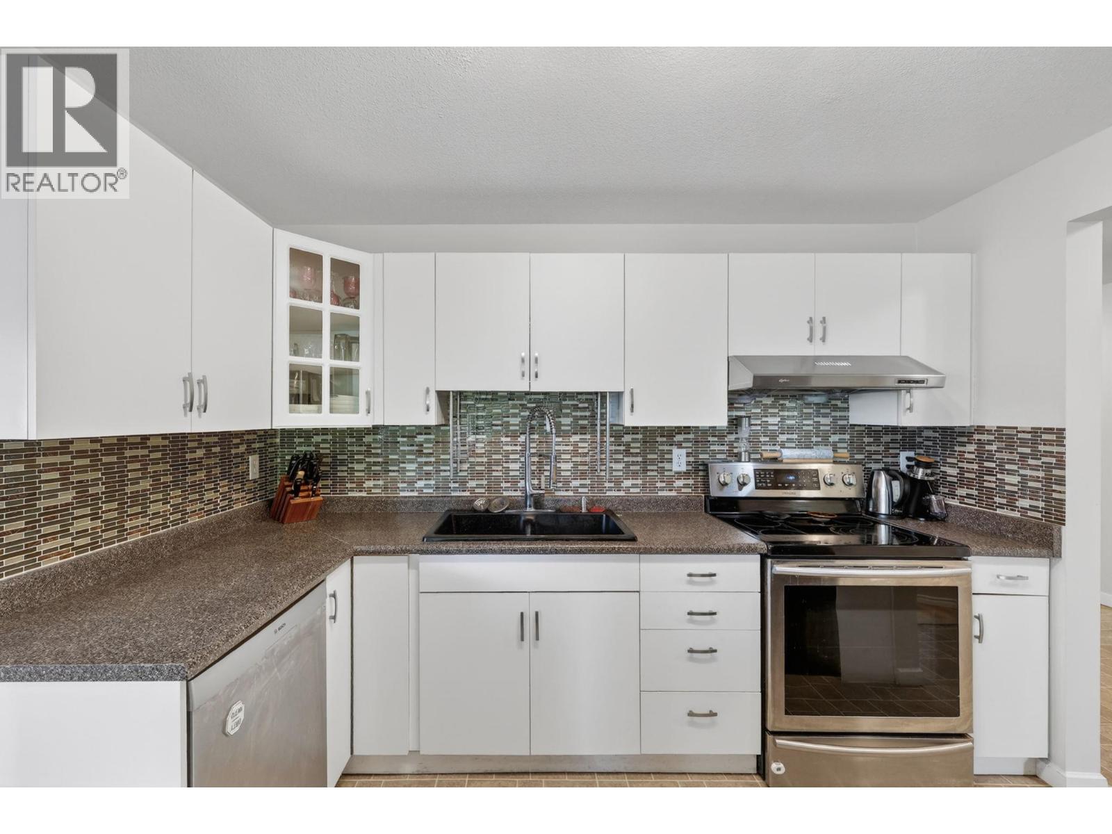 112 727 Houghton Road, Kelowna