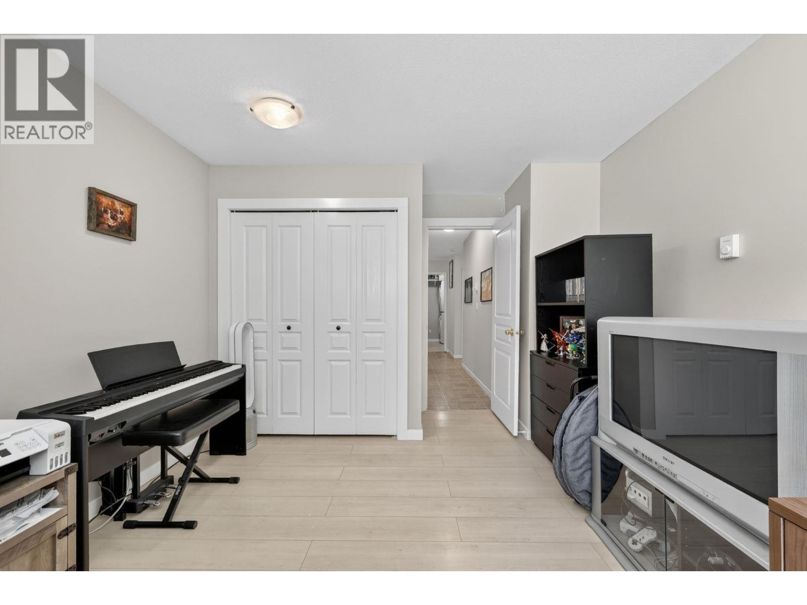 112 727 Houghton Road, Kelowna