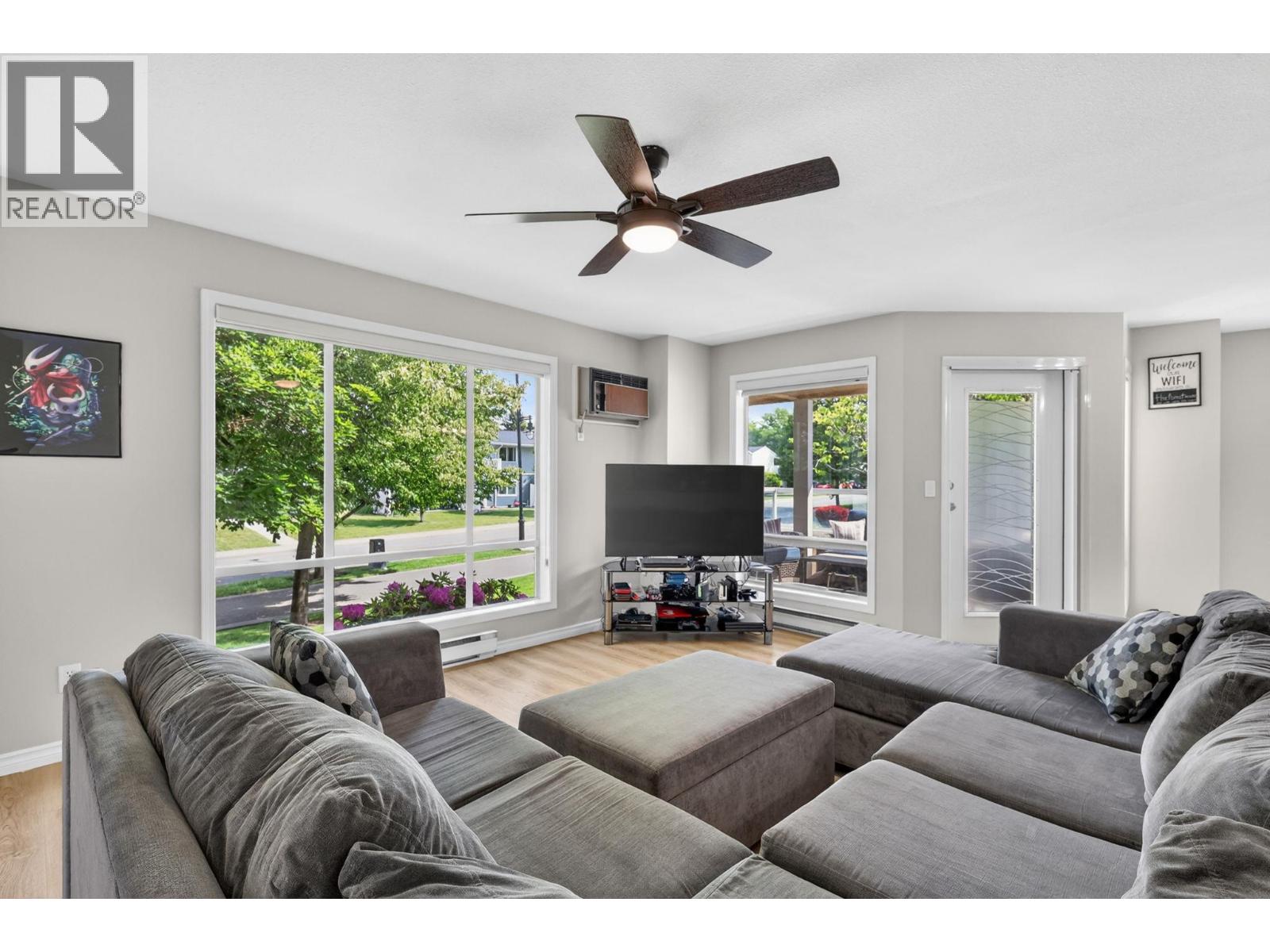 112 727 Houghton Road, Kelowna
