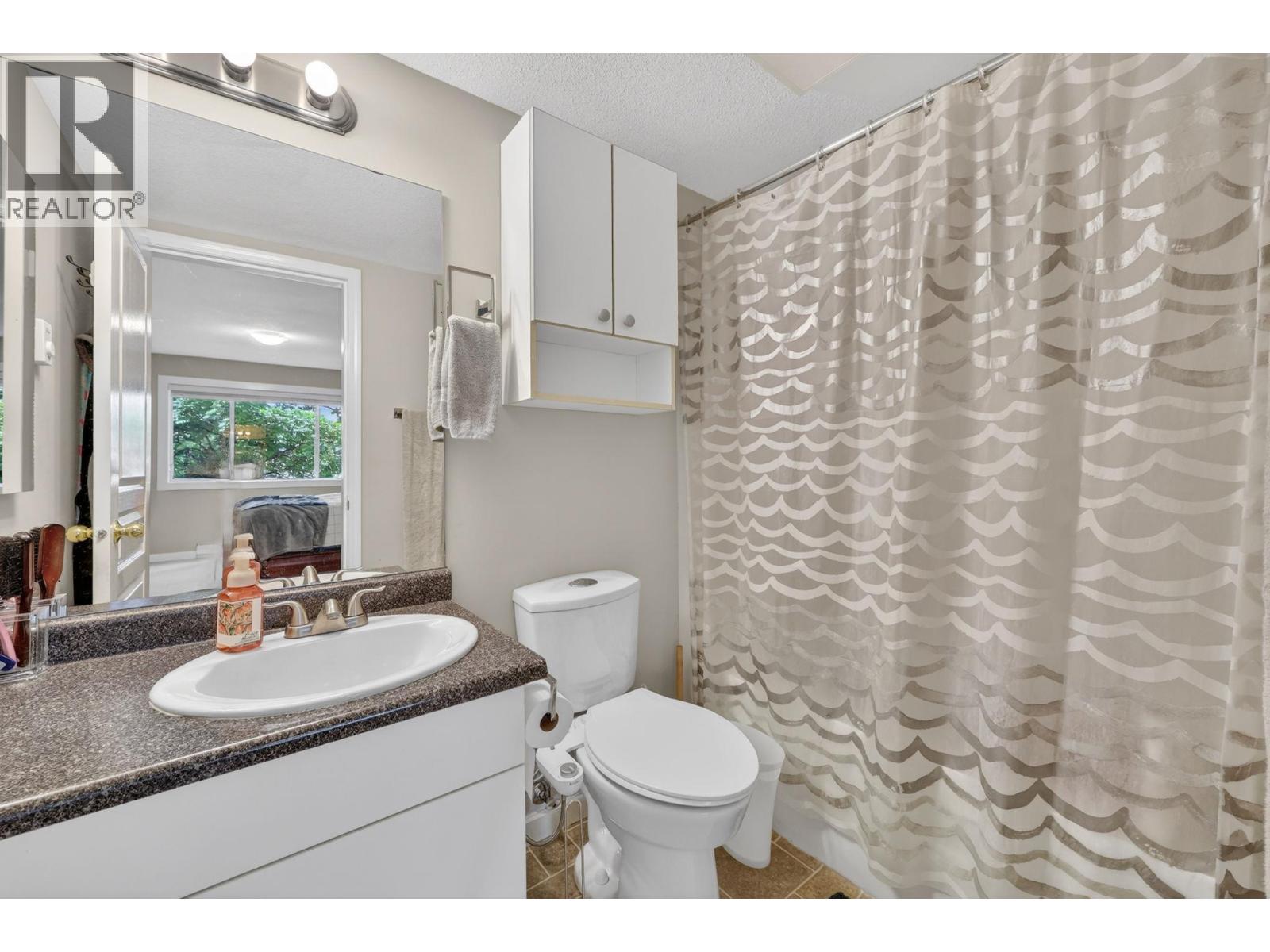 112 727 Houghton Road, Kelowna