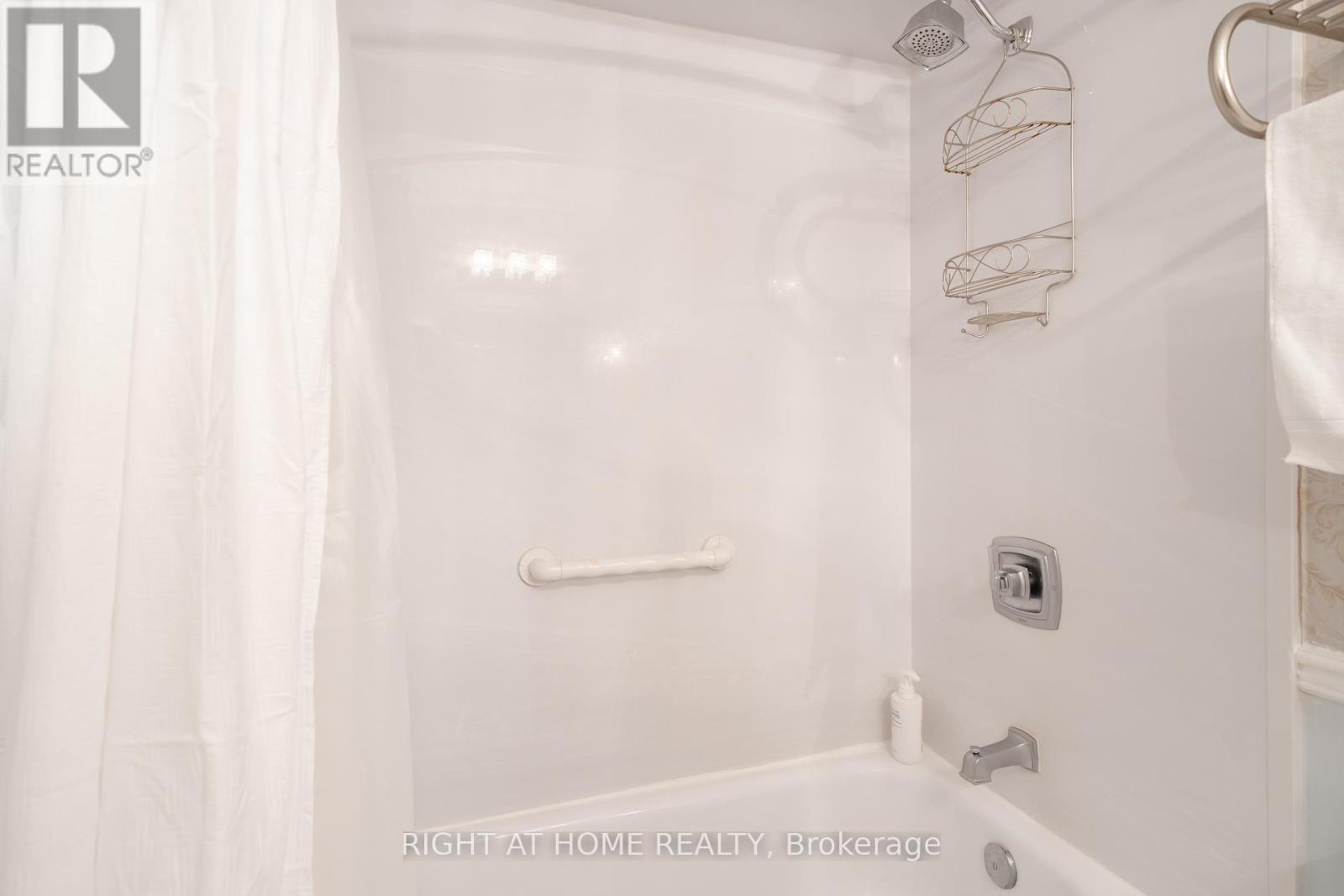 #21 370 RIDDELL COURT - 21