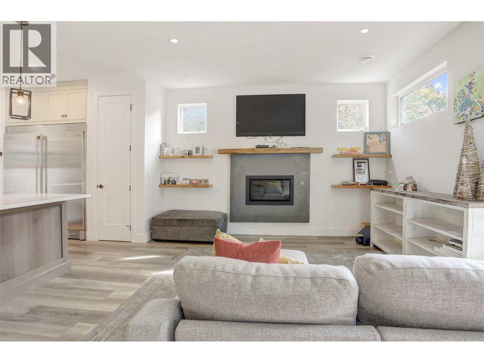 2 852 Stockwell Avenue, Kelowna