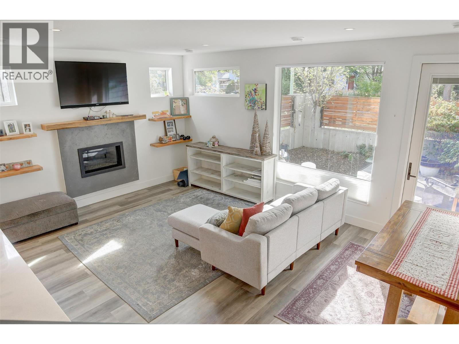 2 852 Stockwell Avenue, Kelowna