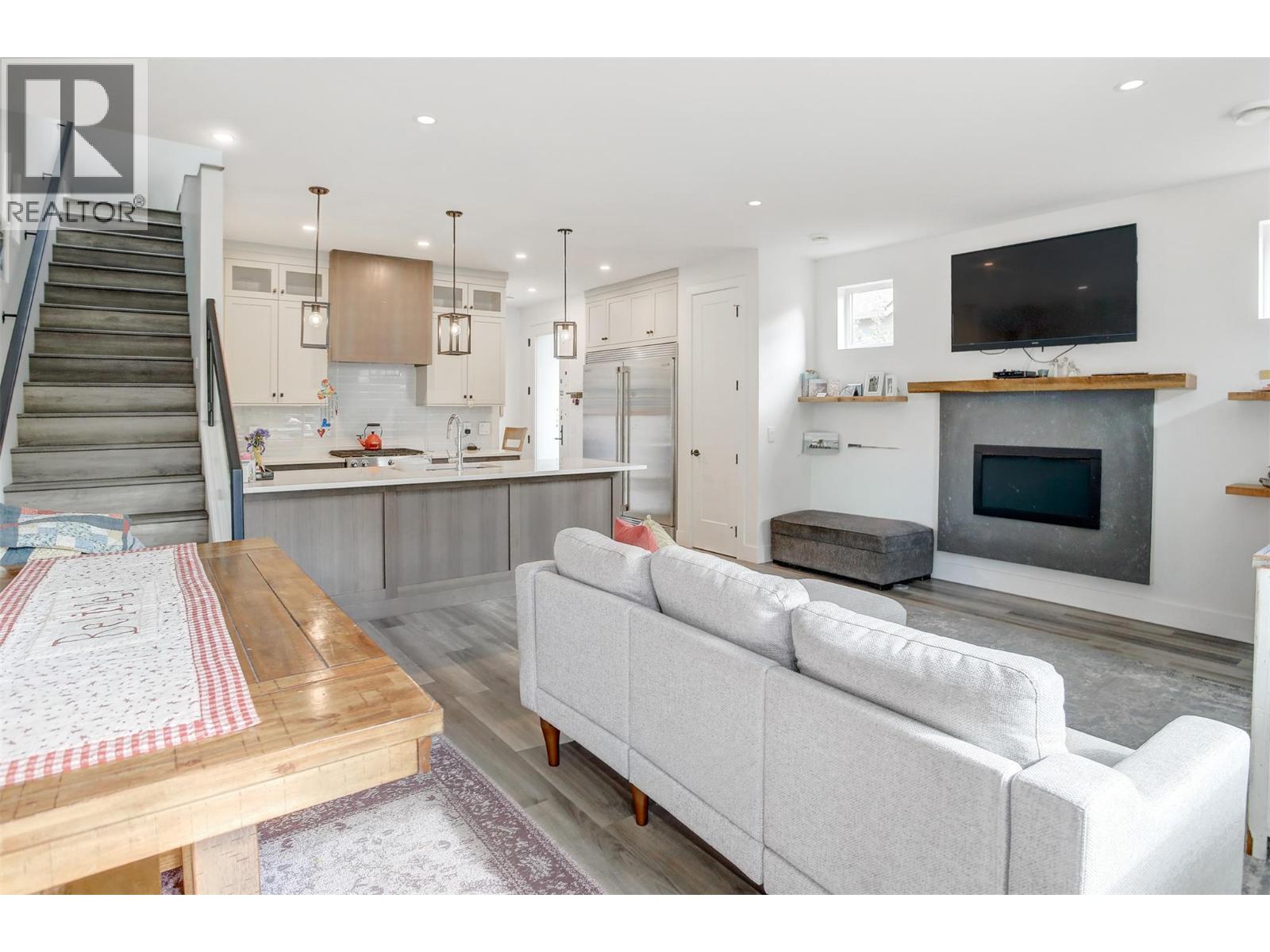 2 852 Stockwell Avenue, Kelowna