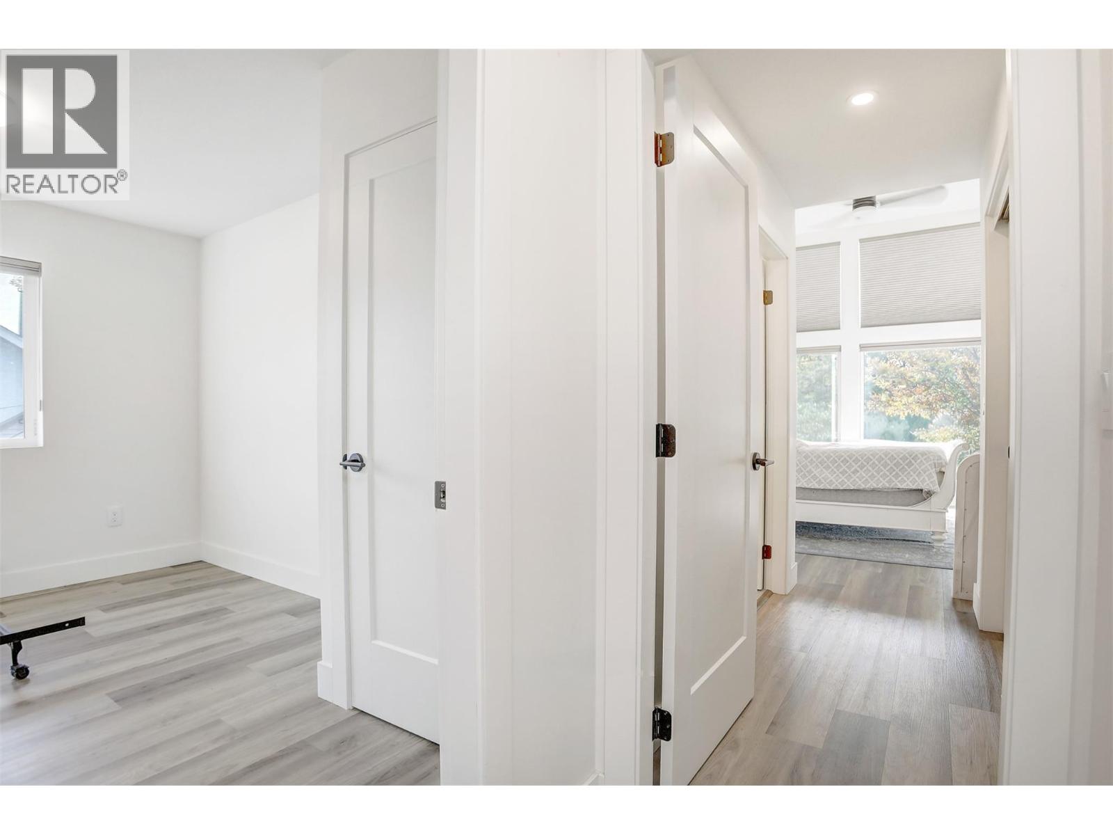 2 852 Stockwell Avenue, Kelowna
