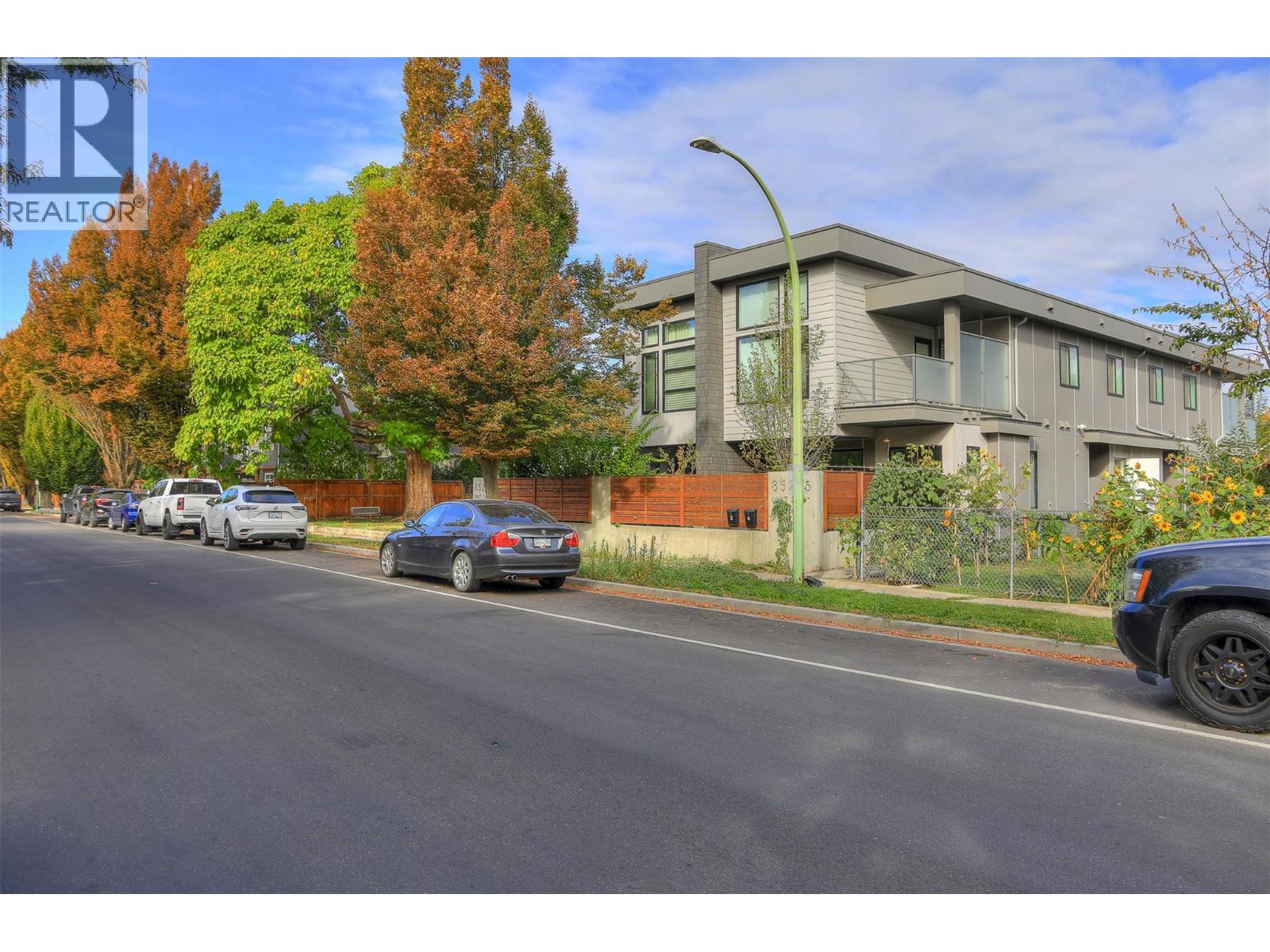 2 852 Stockwell Avenue, Kelowna