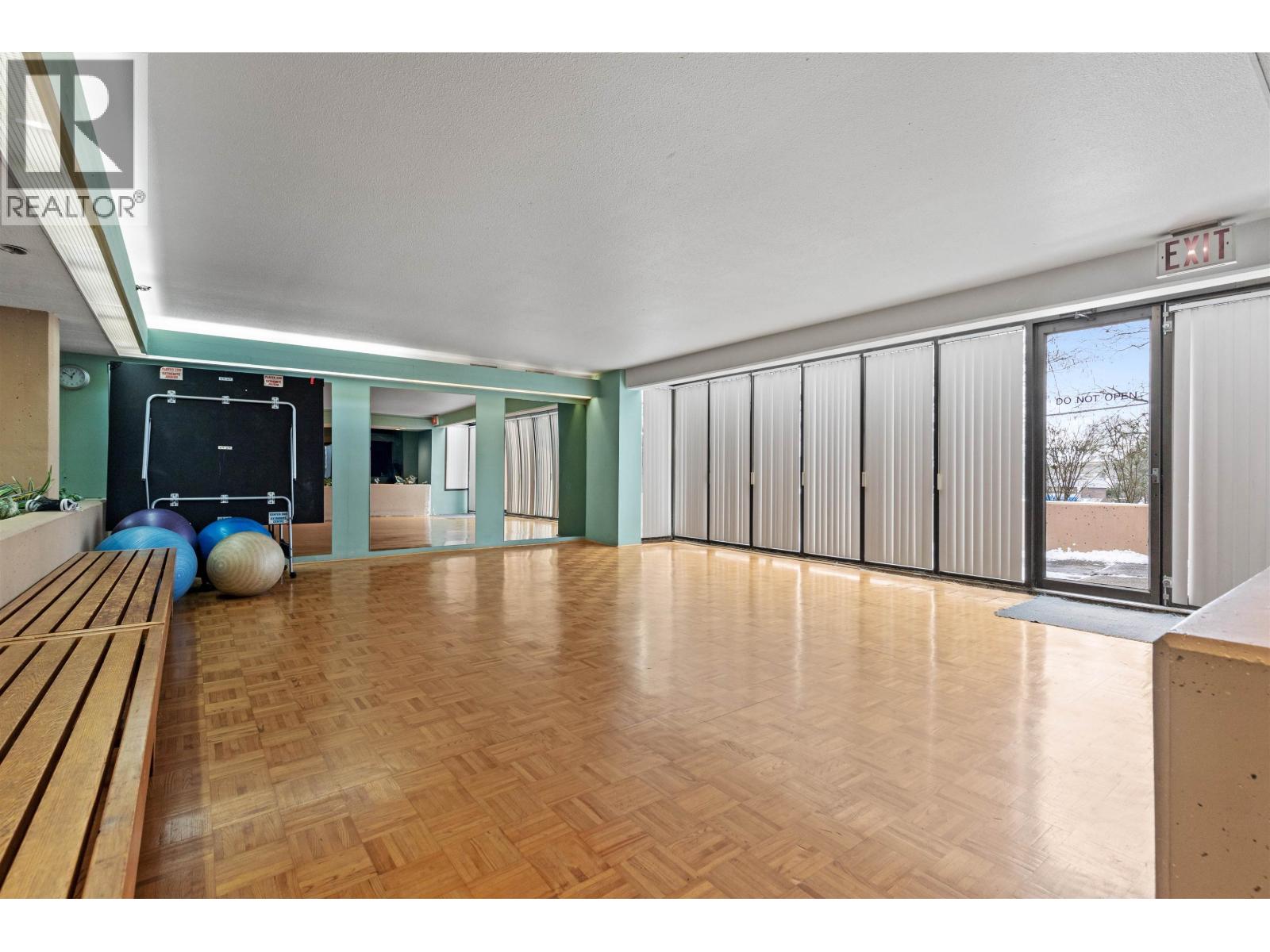 705 460 WESTVIEW STREET, Coquitlam