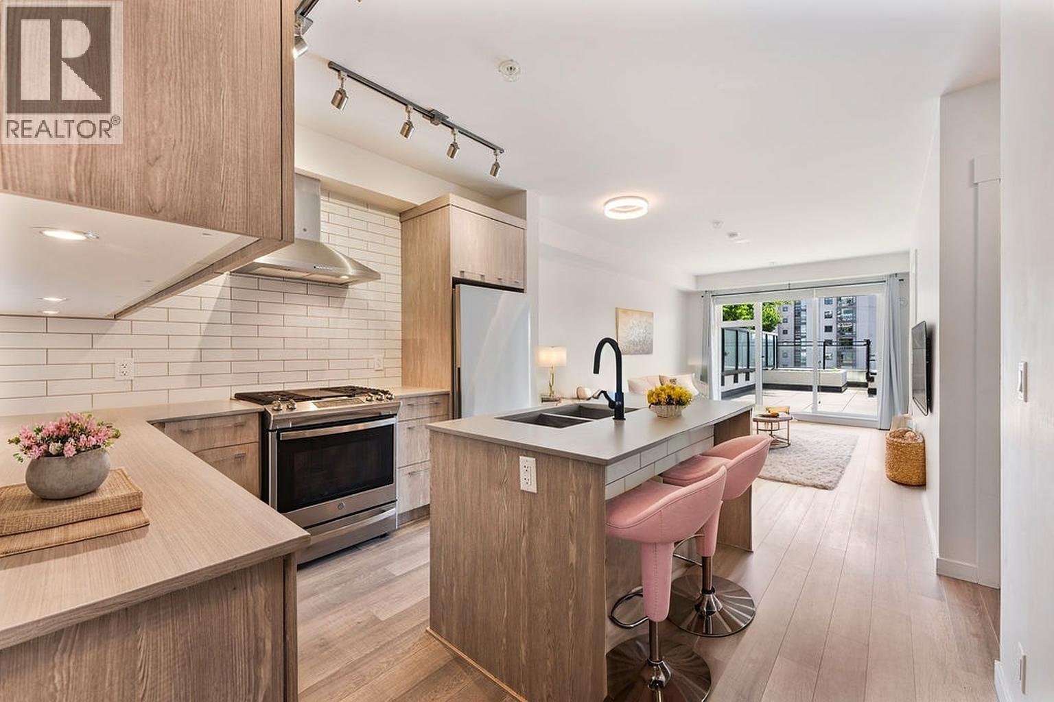 209 1012 AUCKLAND STREET, New Westminster