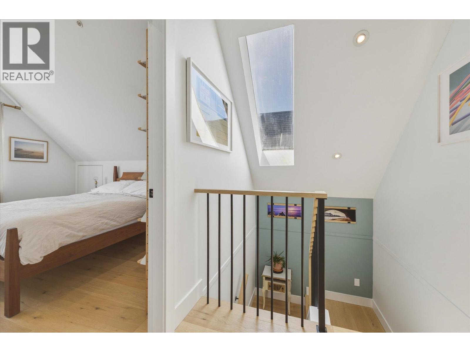 1073 E PENDER STREET, Vancouver