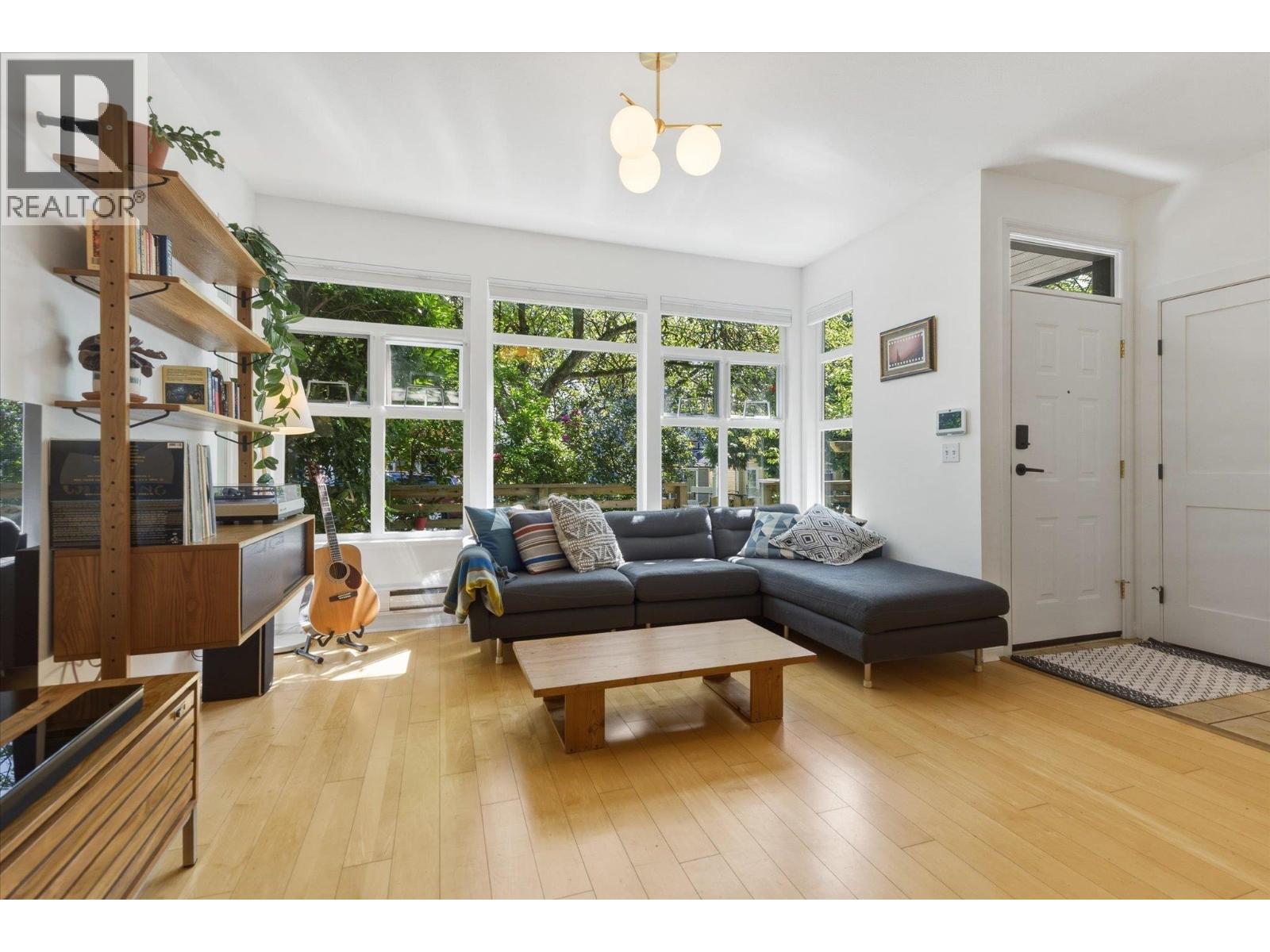 1073 E PENDER STREET, Vancouver