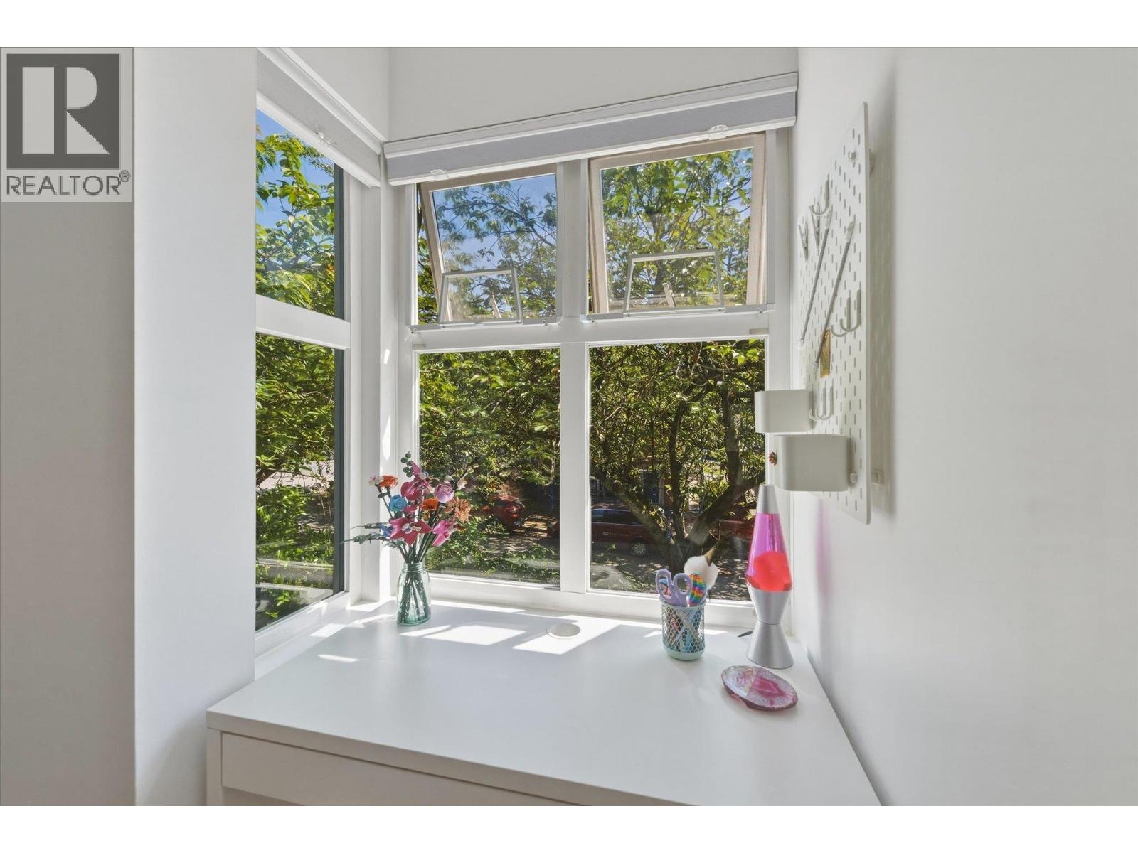 1073 E PENDER STREET, Vancouver