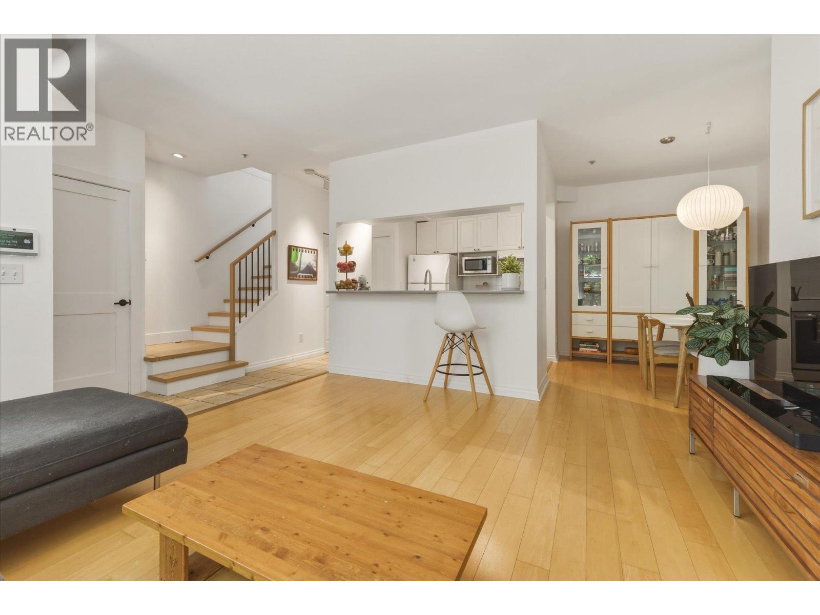 1073 E PENDER STREET, Vancouver