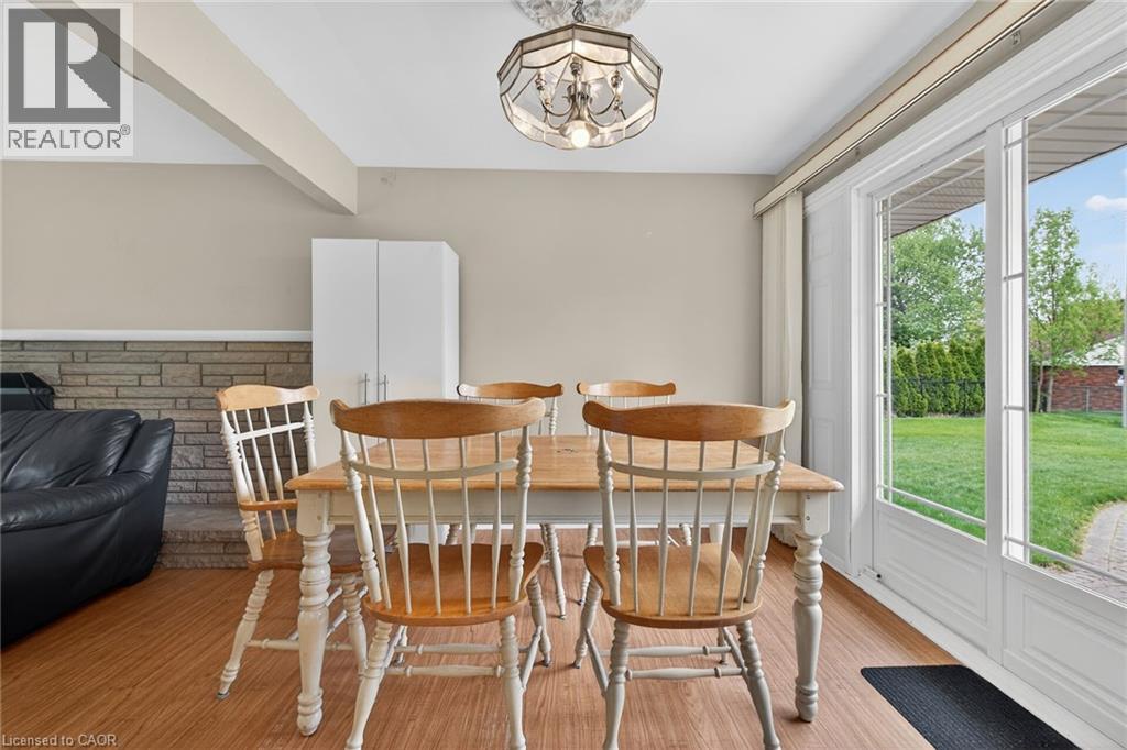 31 LARCHWOOD Drive - 14