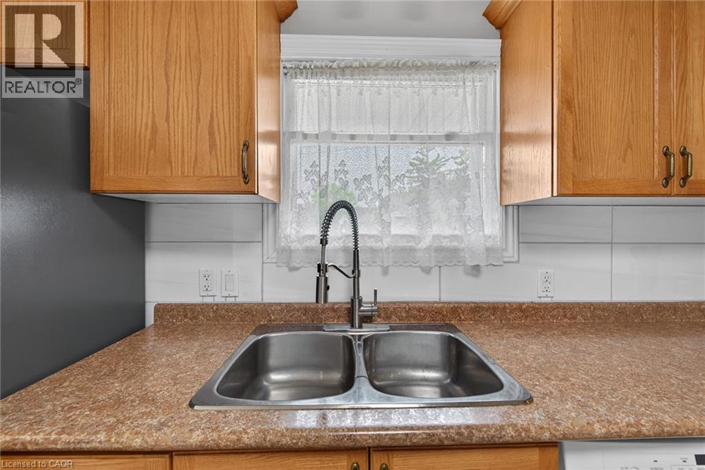 31 LARCHWOOD Drive - 18
