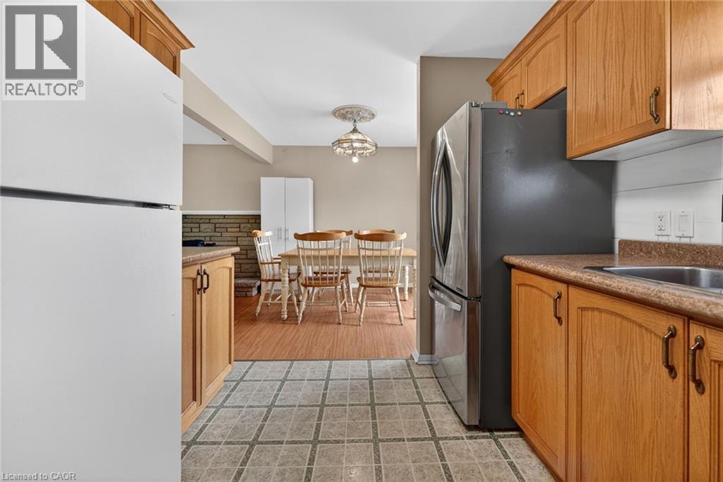 31 LARCHWOOD Drive - 19