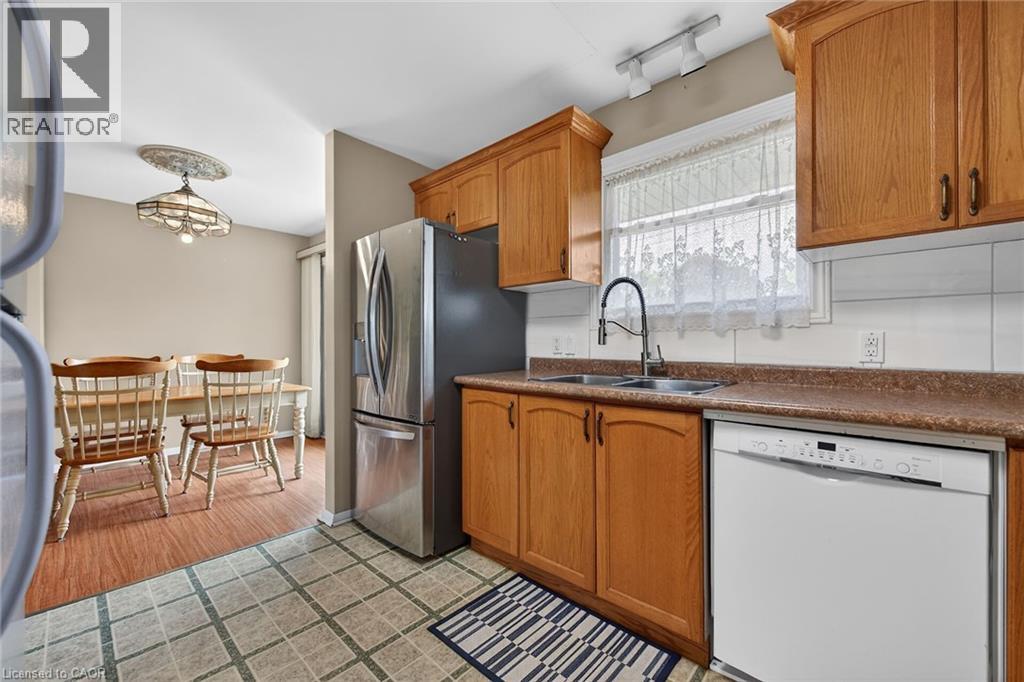 31 LARCHWOOD Drive - 21