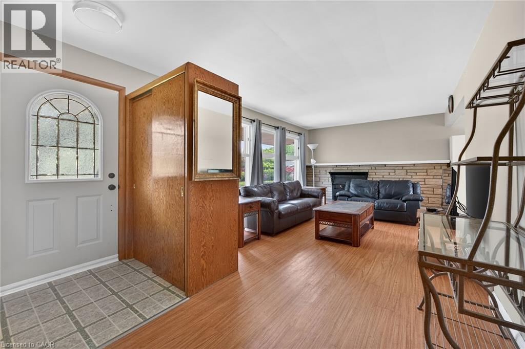 31 LARCHWOOD Drive - 22
