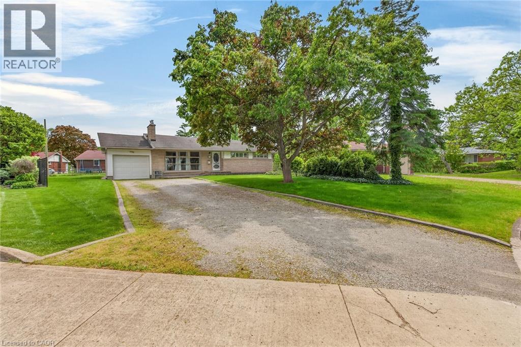31 LARCHWOOD Drive - Image 3