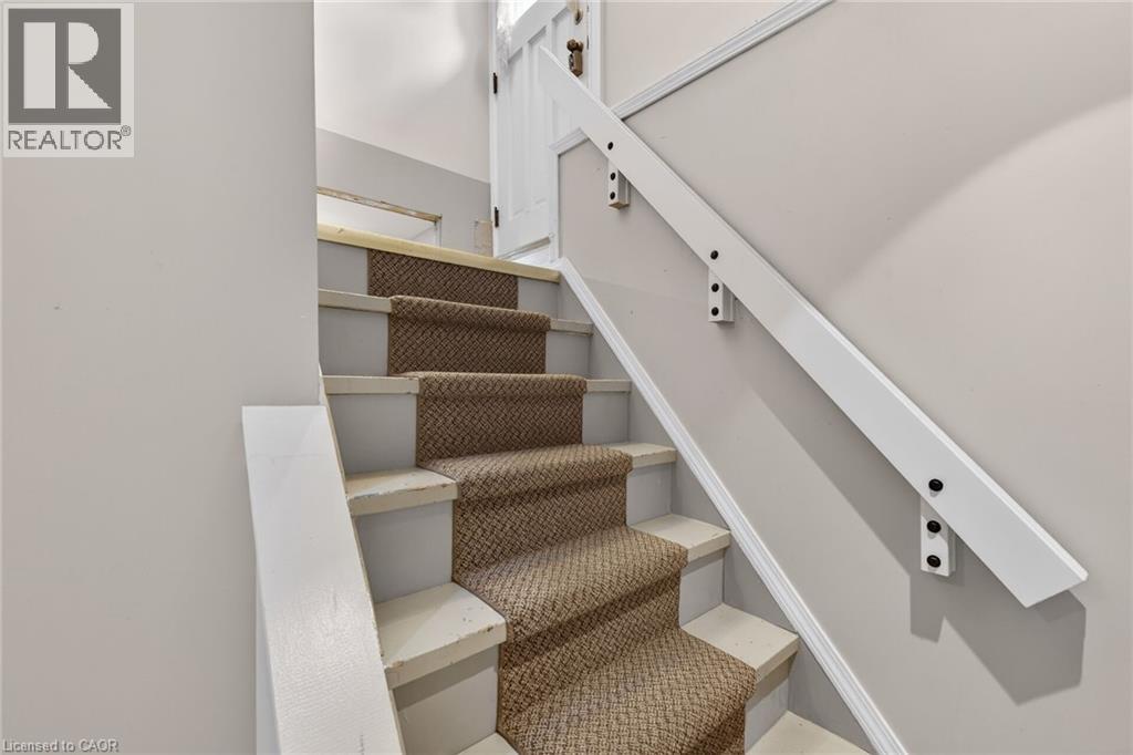 31 LARCHWOOD Drive - 30