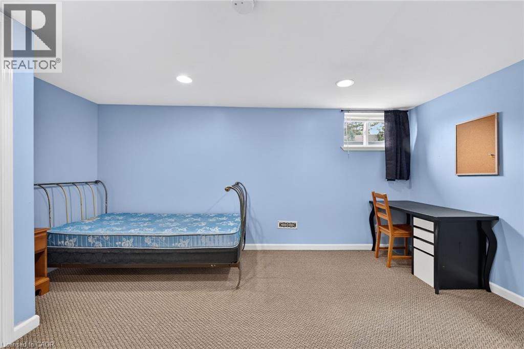 31 LARCHWOOD Drive - 37