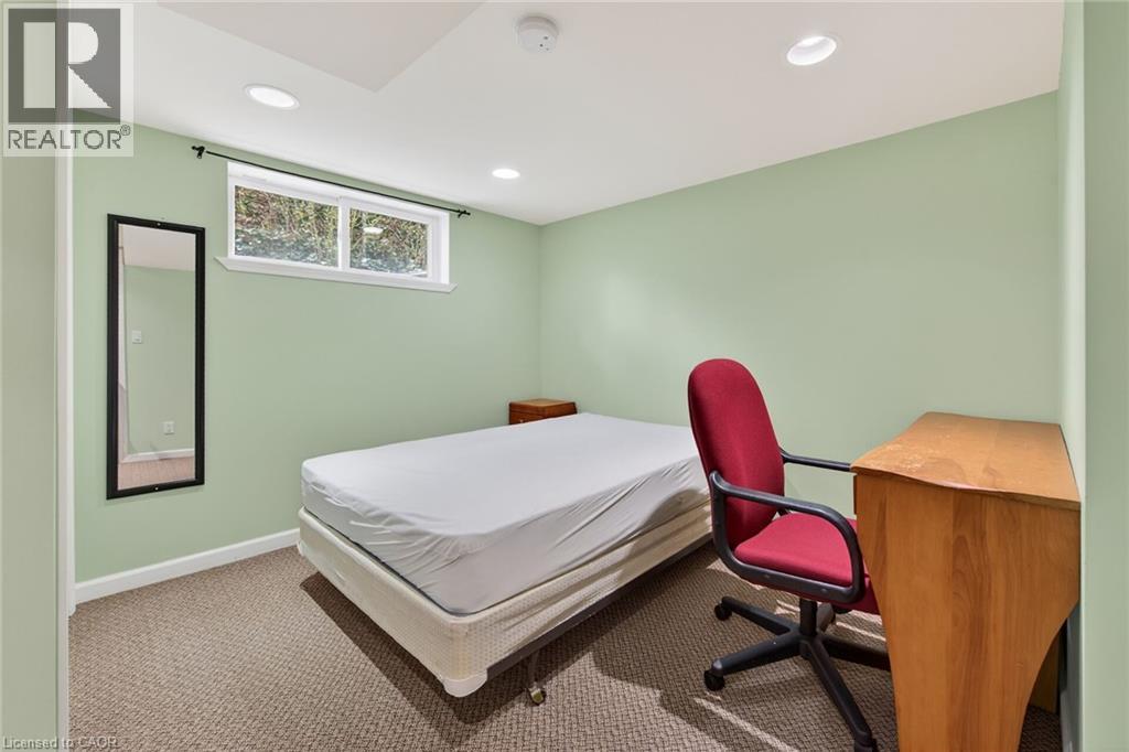 31 LARCHWOOD Drive - 42