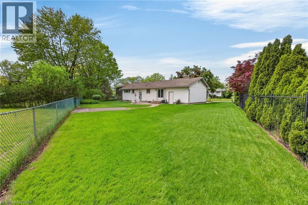 31 LARCHWOOD Drive - 45