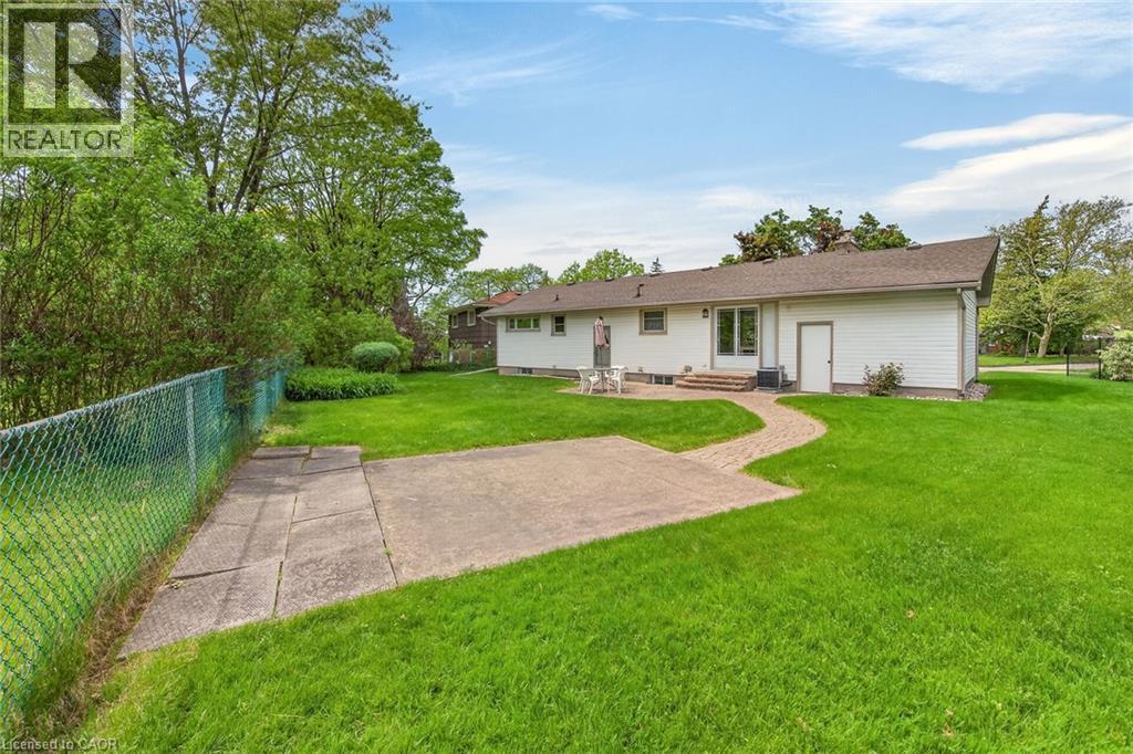 31 LARCHWOOD Drive - 46