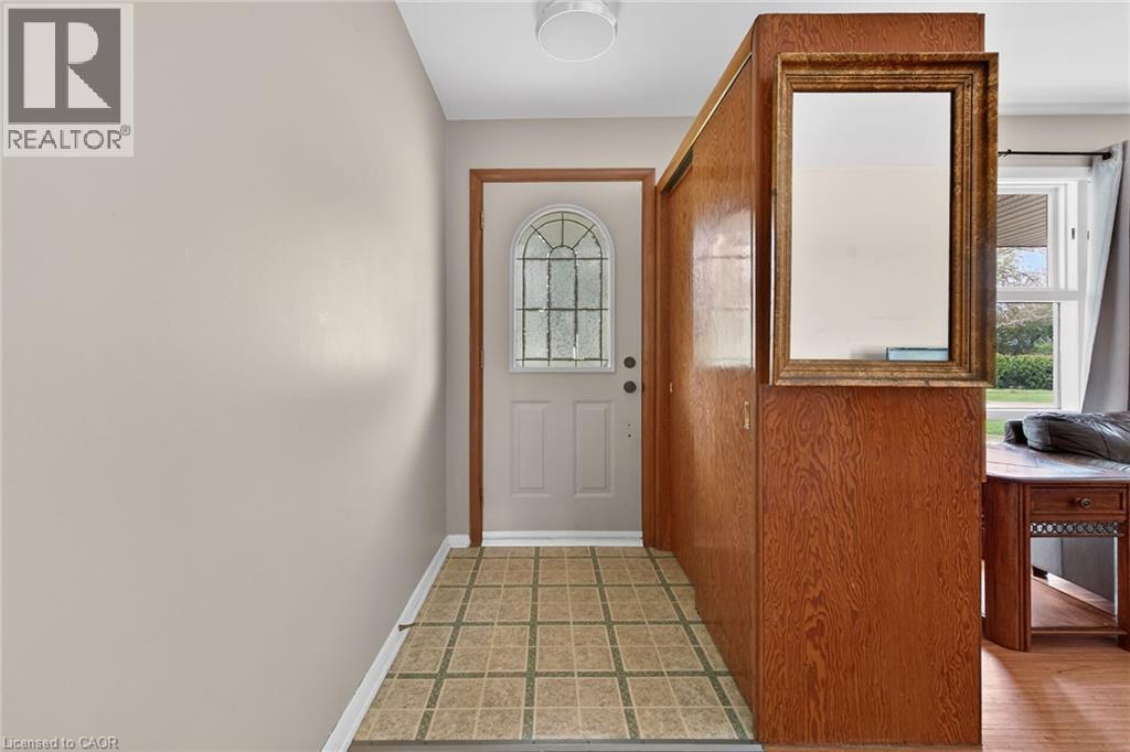 31 LARCHWOOD Drive - 5