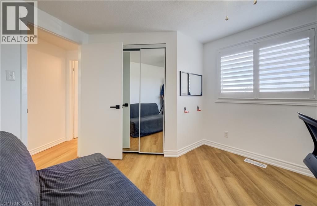 #11 60 ELMSDALE Drive - 26