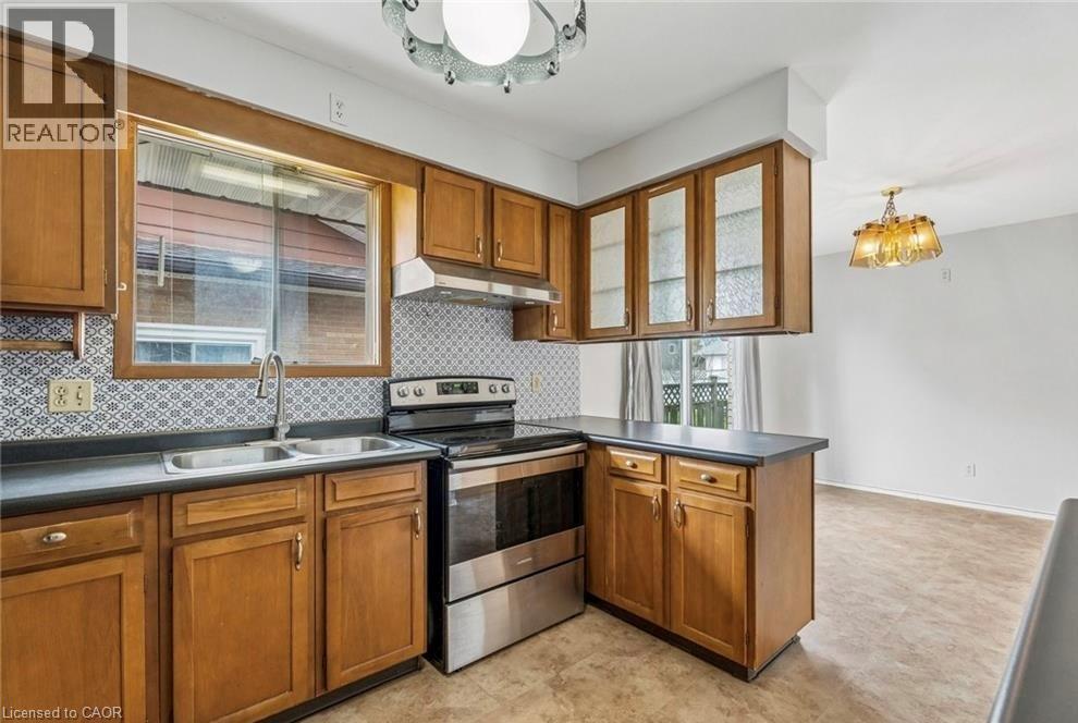 29 HEATHER Court - 6