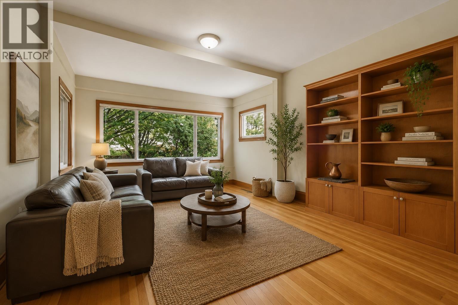 6 Bed, 3 Bath House for Sale in Vancouver – 647 PRIOR STREET, Vancouver – MLS# R3127426 - Image 5