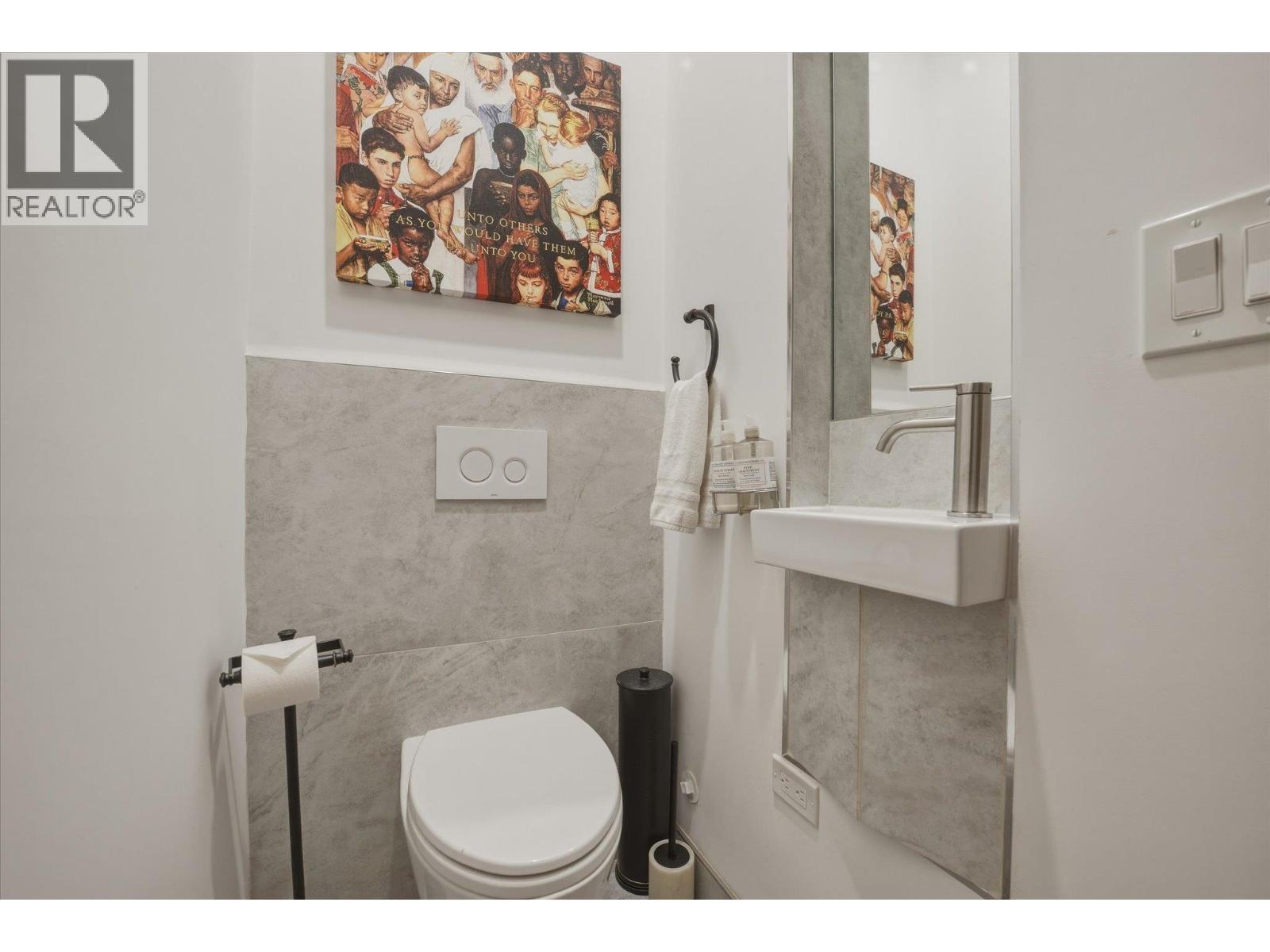 6 Bed, 3 Bath House for Sale in Vancouver – 647 PRIOR STREET, Vancouver – MLS# R3127426 - Image 13
