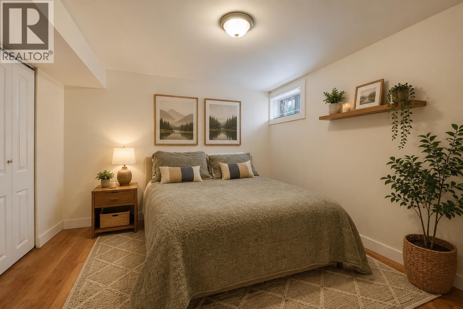 6 Bed, 3 Bath House for Sale in Vancouver – 647 PRIOR STREET, Vancouver – MLS# R3127426 - Image 2