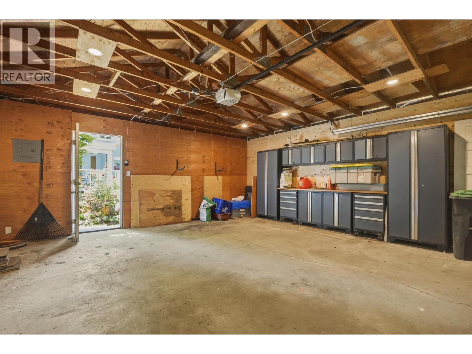 6 Bed, 3 Bath House for Sale in Vancouver – 647 PRIOR STREET, Vancouver – MLS# R3127426 - Image 23