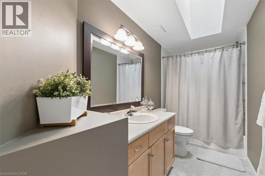 4 MARSH Crescent - 34